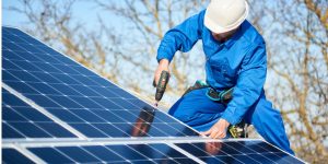 Installation Maintenance Panneaux Solaires Photovoltaïques à Ambrus